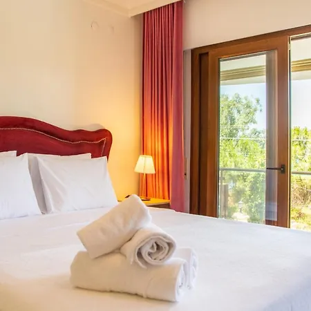 Enchanting With Backyard In Cesme Near *