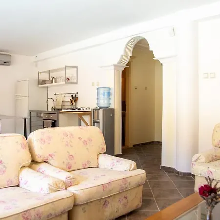 Apartament Enchanting With Backyard In Cesme Near Alacati