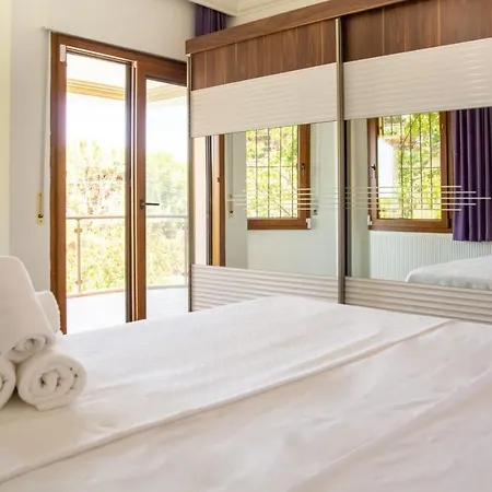 Apartament Enchanting With Backyard In Cesme Near