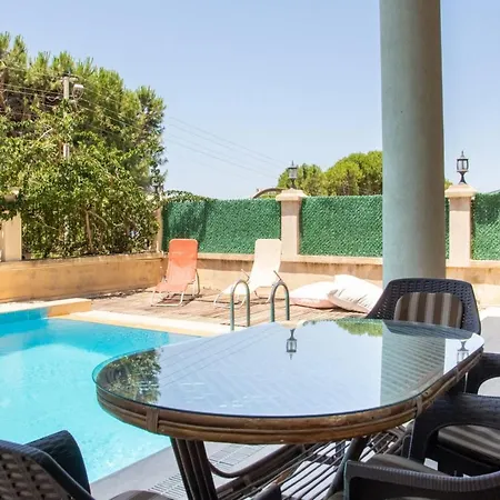 Enchanting With Backyard In Cesme Near Apartament