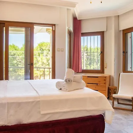 Lejlighed Enchanting With Backyard In Cesme Near *